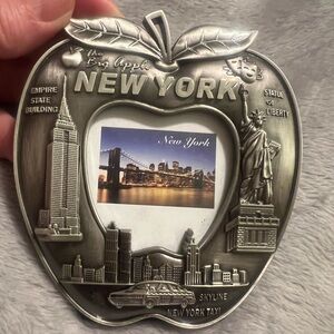 New York The Big Apple, Silver Tone Metal, Apple Picture Frame, new without tags